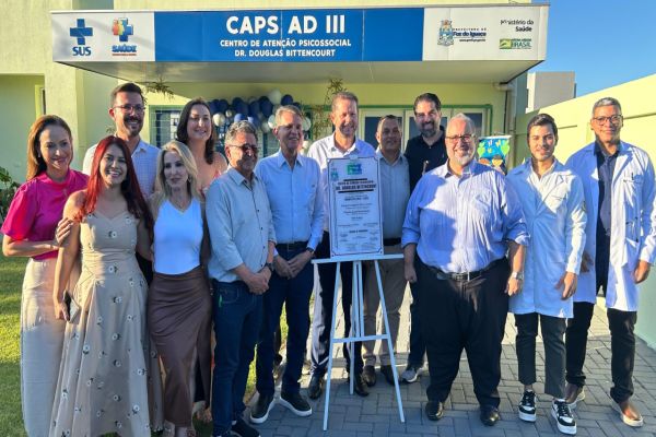 CAPS AD III é entregue totalmente revitalizado e passa a funcionar 24 horas com o nome de Dr. Douglas Bittencourt