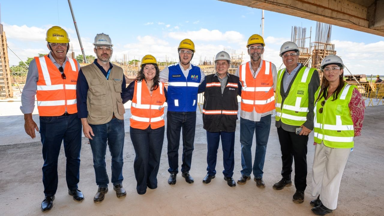 Ministro da Educação destaca parceria da Itaipu em visita às obras da Unila
