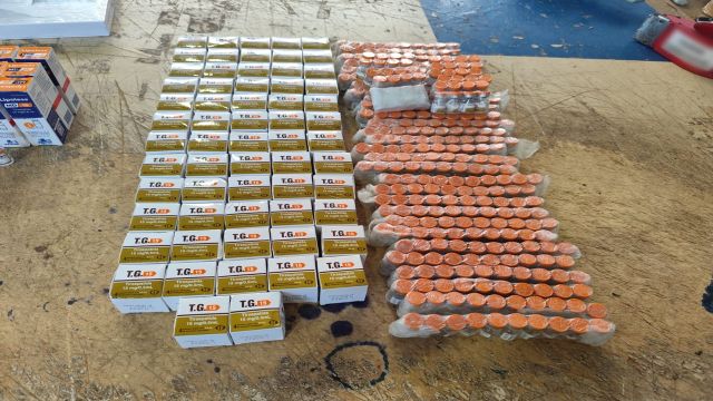 Imagem referente a notícia: Receita Federal apreende medicamentos emagrecedores em ônibus de linha em Foz do Iguaçu