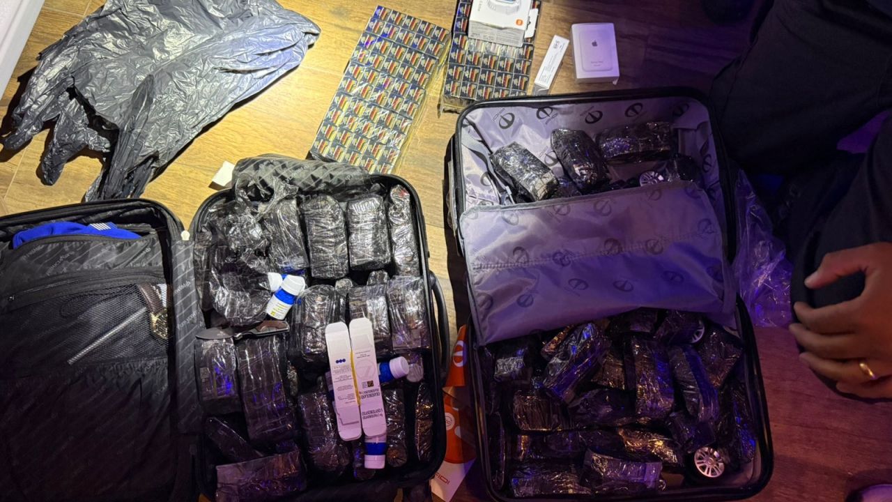 Receita Federal apreende 500 frascos de anabolizantes em Foz do Iguaçu; suspeito foi preso em flagrante